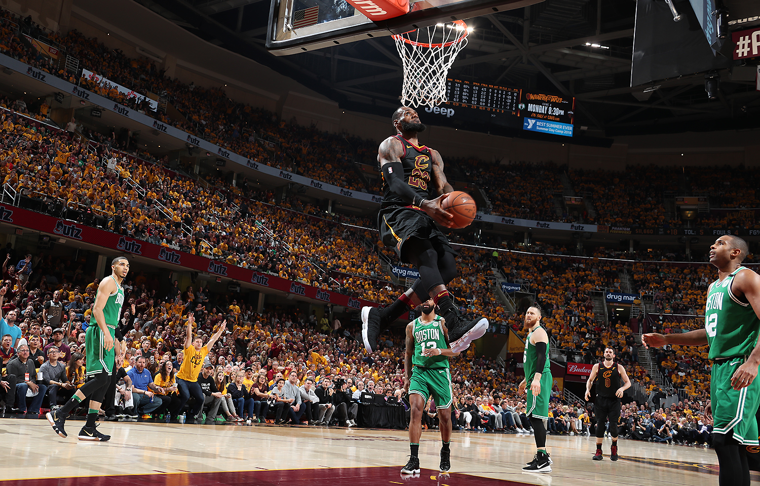 他能与不同 他能与不同